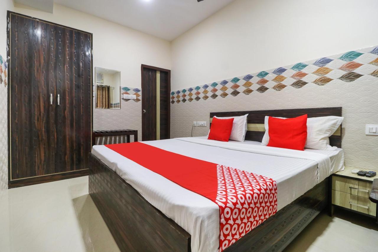 Oyo 49095 Hotel K Fort Abadpura Екстер'єр фото