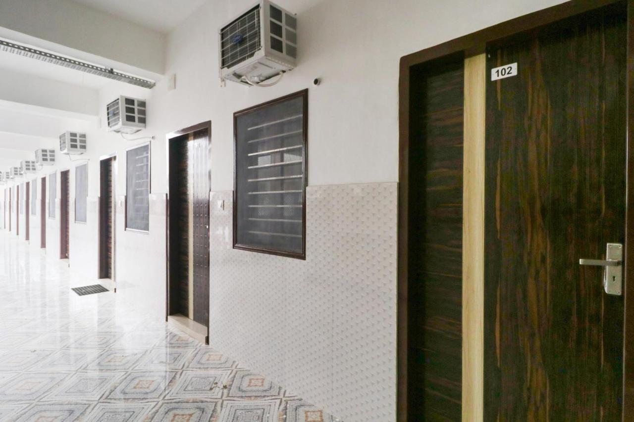 Oyo 49095 Hotel K Fort Abadpura Екстер'єр фото