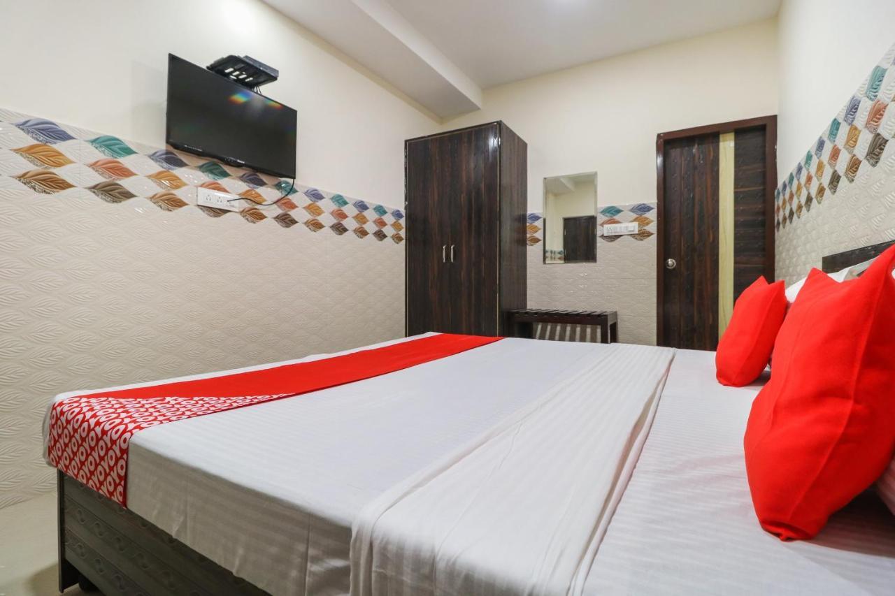 Oyo 49095 Hotel K Fort Abadpura Екстер'єр фото