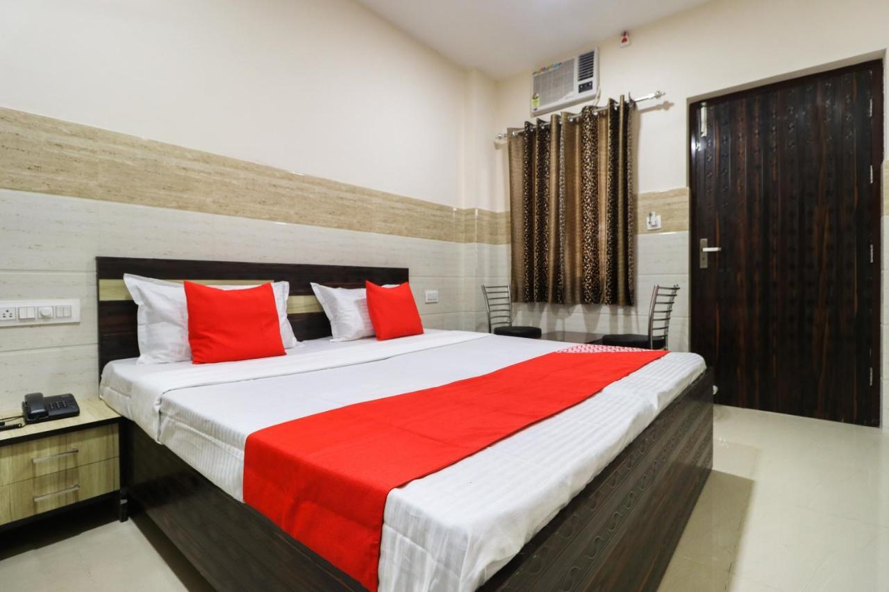 Oyo 49095 Hotel K Fort Abadpura Екстер'єр фото